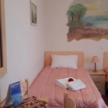 Guest house Artemis Karpenisi